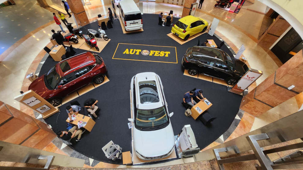 PT WRS Pameran Mobil dan Motor Listrik Di SKA Mall Pekanbaru