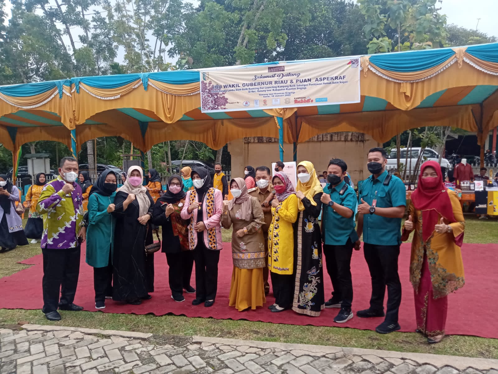 Istri Wagubri Launching Kampung Batik, Azhar: Ke Depan Target Batik Kuansing Di Ekspor Keluar Negeri