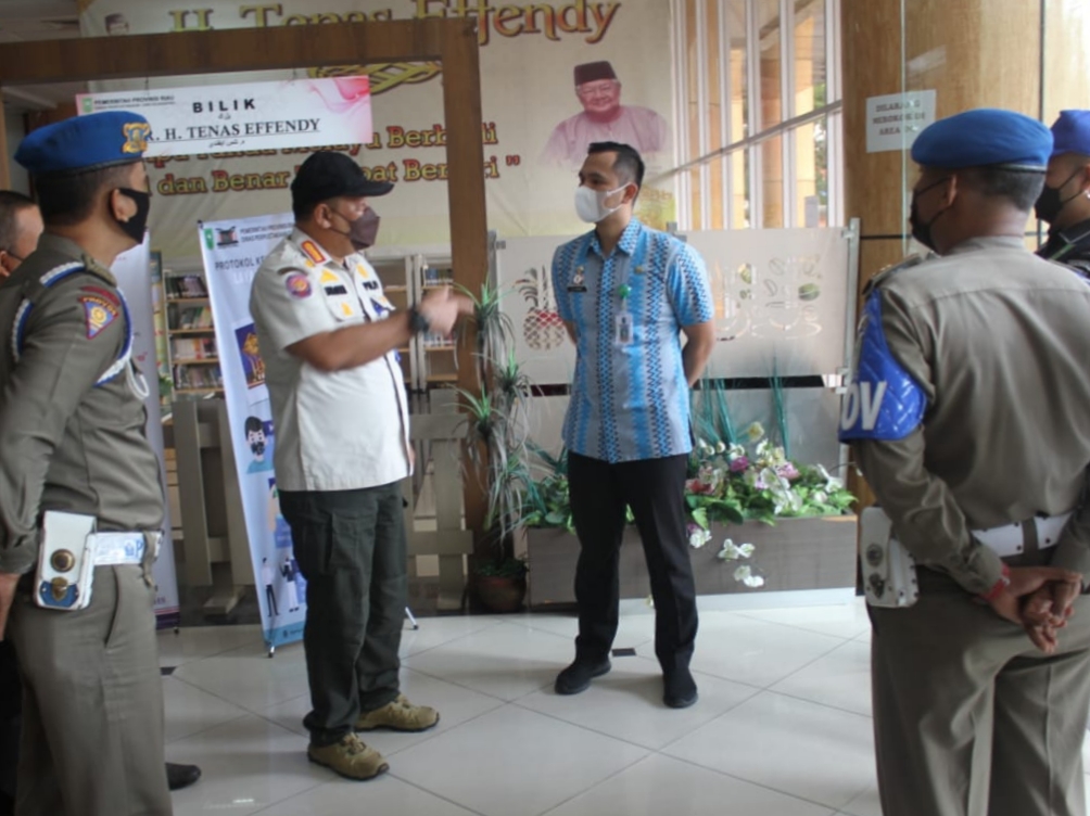Satuan Pol PP Riau Sidak Prokes COVID-19 dan Disiplin ASN