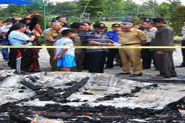 Plt Gubri Tinjau Lokasi Kebakaran Bangunan SMAN 3 Rumbai yang Ludes Terbakar