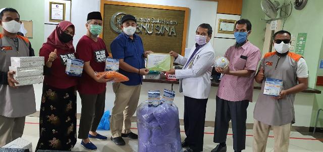 PWI Riau Kembali Membagikan Paket Sembako Ke Anggota dan Masyarakat
