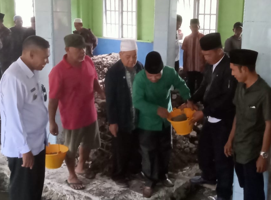 Ini Pesan Ketua DPC PPP Edi Mashudi Saat Peletakan Batu Pertama Masjid Annur Desa Semukut