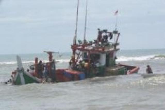 Kapal Pengangkut Sembako Tenggelam Diperairan Lukit Meranti 