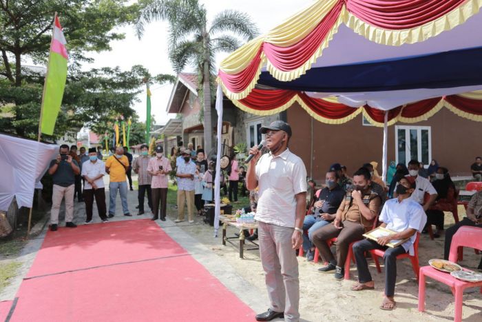 Terima Bantuan Rumah Layak Huni, Warga Ucapkan Terima Kasih Kepada Gubernur Riau