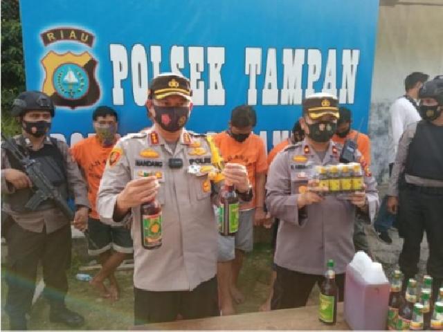 Polisi Gerebek Pabrik Jamu Ilegal, Hasil Produksi Dijual di Luar Pekanbaru