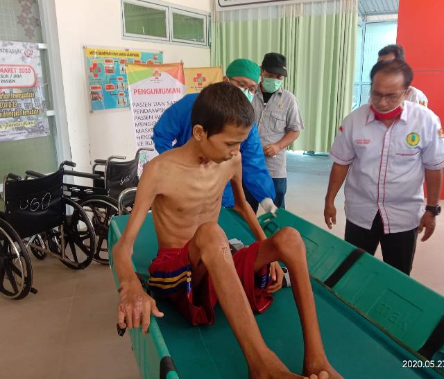 Pimpinan DPRD Inhu Suwardi Ritonga, Langsung Ikut Antar Anto Saputra Menderita Sakit Hampir 2 Tahun