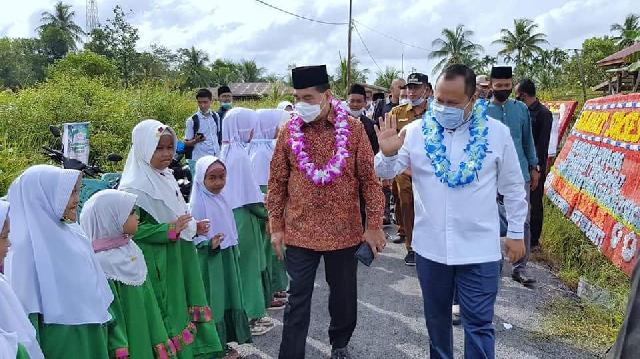 Bupati Irwan dan Anggota DPR RI Achmad Peletakan Batu Pertama Tahfiz  Insan Qurani dan Panti Asuhan Zainab