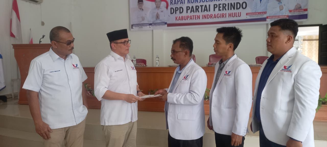Terima SK Pengurus, Ketua DPW Perindo Riau Berharap DPD dan DPC Partai Perindo Inhu Siap Menangkan Partai