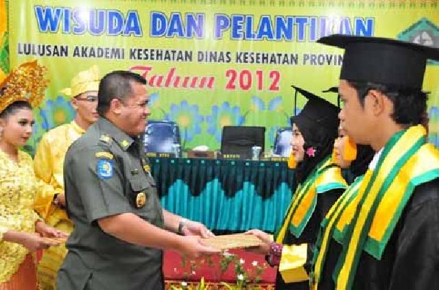 62 Orang Mahasiswa/i Akkes-Riau Wisuda di Rengat