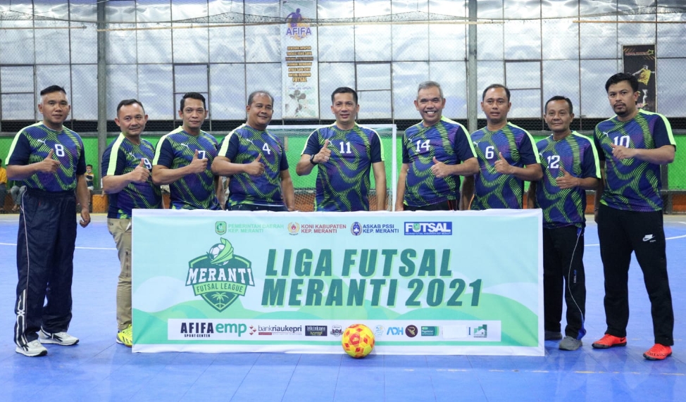 Pembukaan Liga Futsal Perdana Bupati H Muhammad Adil Ikut Bermain, Pemkab VS DPRD Meranti