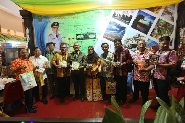 Edy Perkenalkan Sagu Meranti Sampai ke Surabaya