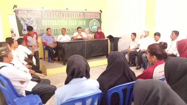 Camat Tebingtinggi Timur Serahkan Mahasiswa Kukerta ke Kepala Desa Bersama DPL Universitas Riau