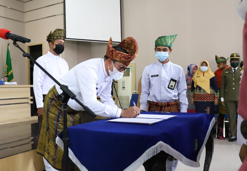 Bupati Meranti HM Adil Kembali Lantik Pejabat Eselon III dan IV di Gedung Aula Hijau
