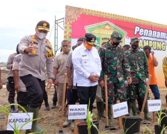 Kapolda Riau Lounching Jaga Kampung Dukung Program Ketahanan Pangan Nasional