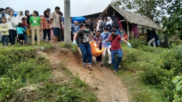 Mayat Bidan Ditemukan Terapung di Sungai Indragiri Riau
