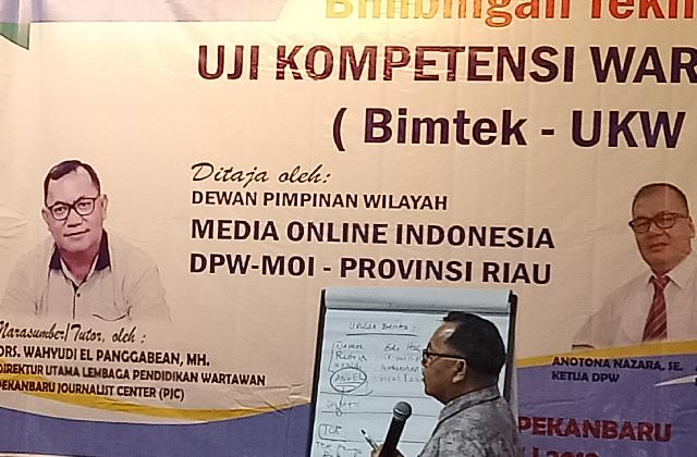 Dihadiri Puluhan Peserta DPW MOI Riau Taja BimTek UKW