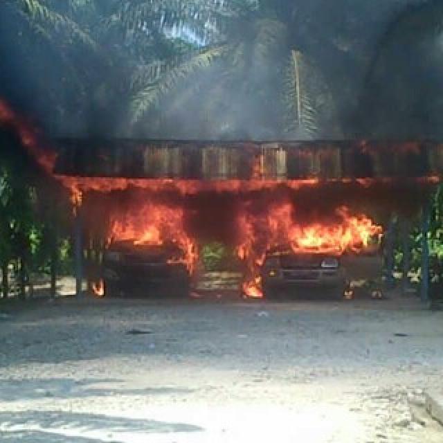 Di Kuansing Mobil dan Bangunan Milik Perkebunan PT  Palma Grup Dibakar