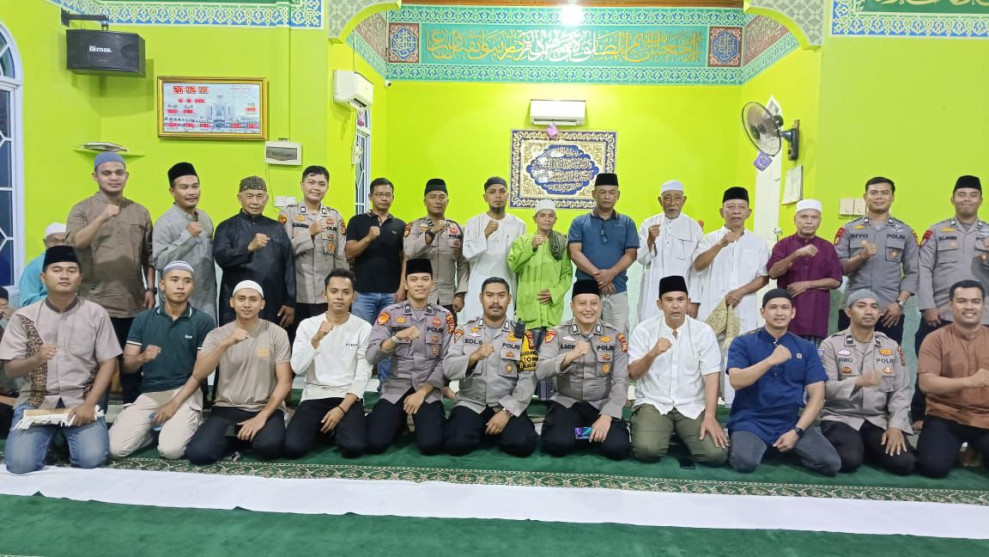 Safari Ramadan Polres Kep Meranti Terawih Berjamaah Di Masjid Taufiq