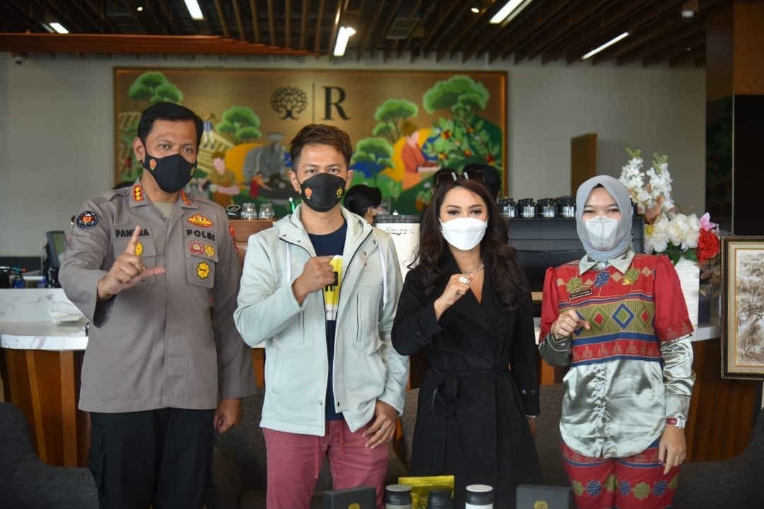 Delon Indonesia Idol Pilih Lampung Lokasi Syuting Video Klip Terbaru