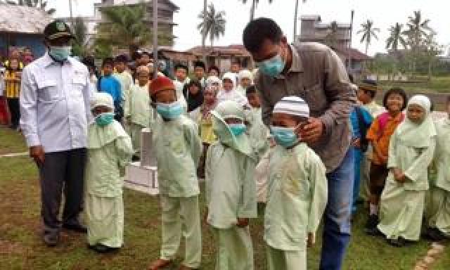 PT RAPP Bagikan 2000 Masker di Pulau Padang Kabupaten Meranti