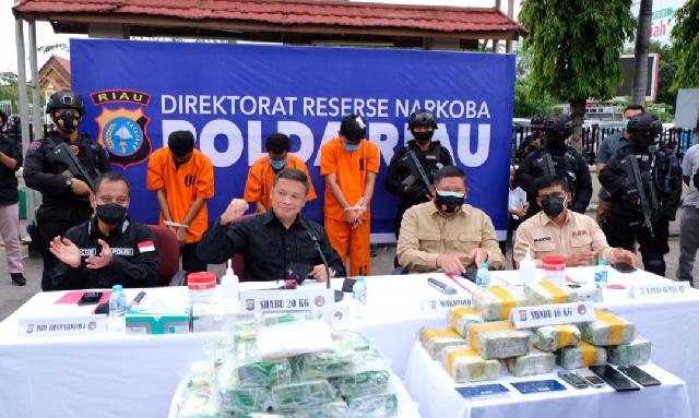 Agresif Dan Lebih Tegas Berantas Narkoba, Polda Riau Kembali Berhasil Ungkap 36 Kg Sabu Dan Amankan 5 Tersangka