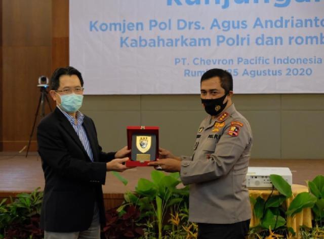 Kabaharkam Polri Komjen Agus Andrianto Senang Kapolda Riau Dapat Atasi Pencurian Minyak Mentah