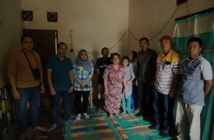 Prihatin Kondisi Pasien, Gubri Instruksi Diskes Riau Jemput Pasien Kanker Mata di Rohil