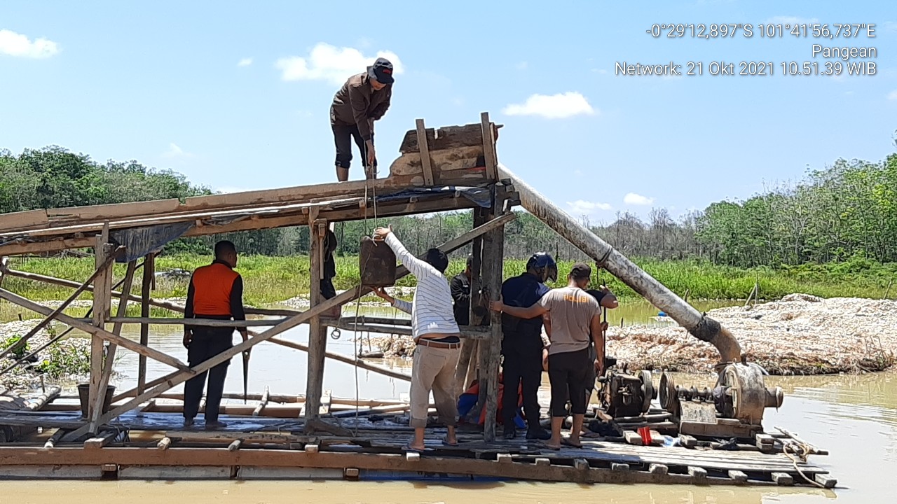 Patroli Pengecekan Aktifitas Pertambangan Emas Tampa Ijin (PETI) di Desa Kasang Limau Sundai Kec.Kuantan Hilir