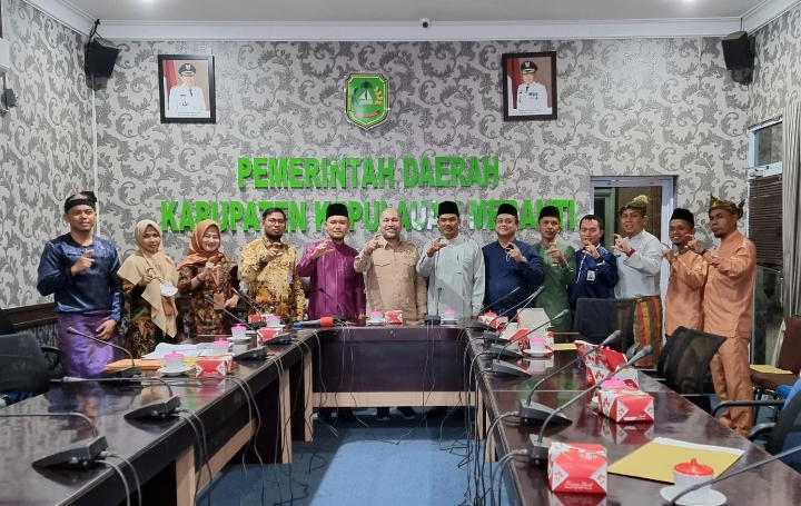 Difasilitasi Diskominfotik, Sekda Meranti Terima Kunjungan Komisi Informasi Riau di Kabupaten Kepulauan Meranti