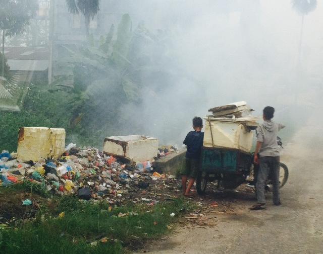 Hingga Kini, Tumpukan Sampah Di Jalan Pepaya Pelalawan Tidak Ada Perhatian Dinas Terkait