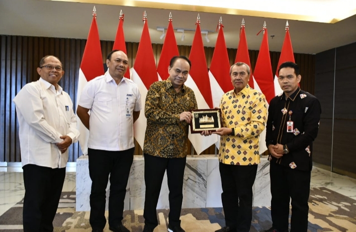 Gubri Syamsuar Sambangi Menkominfo Budi Arie Setiadi Minta Dukungan Riau Digital
