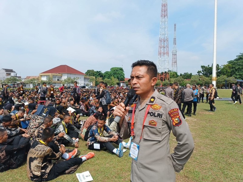 Seleksi Calon Polisi, Ribuan Peserta Padati Mapolda Riau