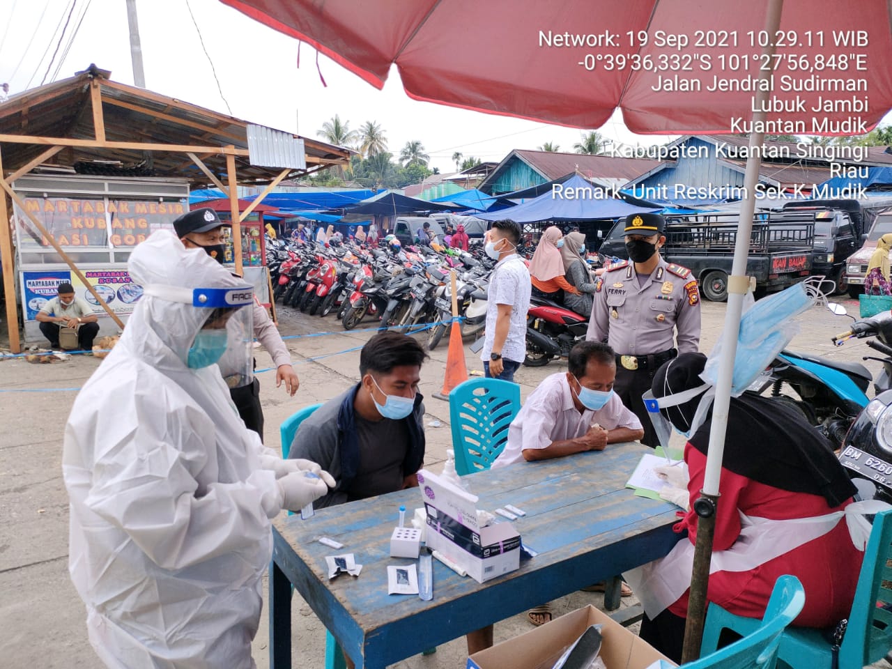 Pengunjung Langgar Prokes di Swab Antigen Ditempat  Kapolsek Kuantan Mudik Pimpin Razia PPKM di Pasar Lubuk Jambi