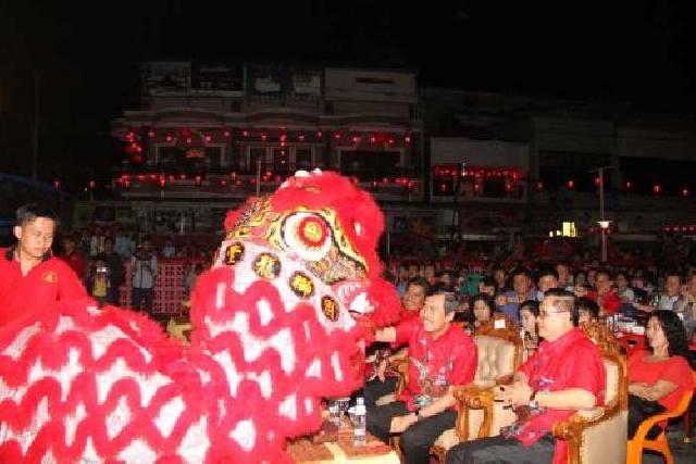 Festival Malam Cap Go Meh di Bagansiapiapi Berlangsung Meriah