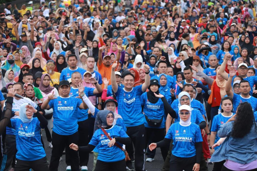 Ribuan Masyarakat Pekanbaru Hadiri Fun Walk Hari Bhayangkara ke 77