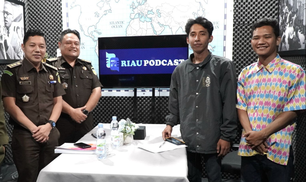 Koordinator Bidang Perdata dan Tata Usaha Negara Kejaksaan Tinggi Riau, Menjadi Narasumber Dalam Acara Podcast Riau Park TV