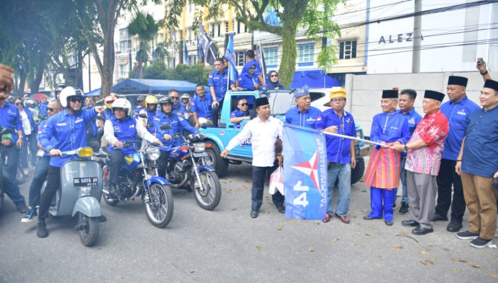 Pelepasan Pendaftaran Bacaleg Demokrat Riau ke KPU Dilepas Dua Mantan Gubri            