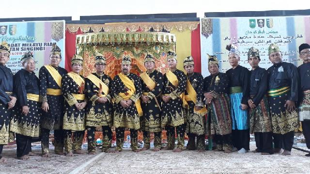 Sebanyak 105 Pengurus LAMR Kuansing, Hari Ini di Kukahkan Oleh Datuk Seri Raja Marjohan Yusuf