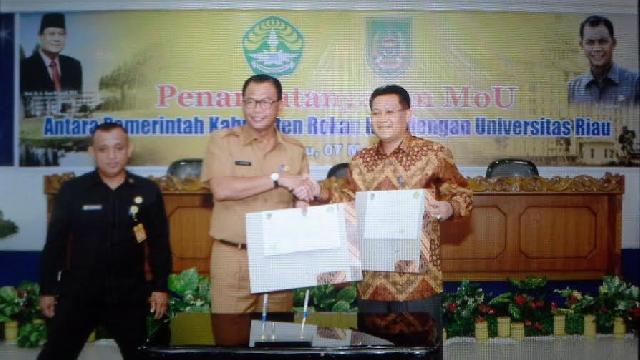 Pemda Rohil Penanda Tanganan MoU Dengan Universitas Riau