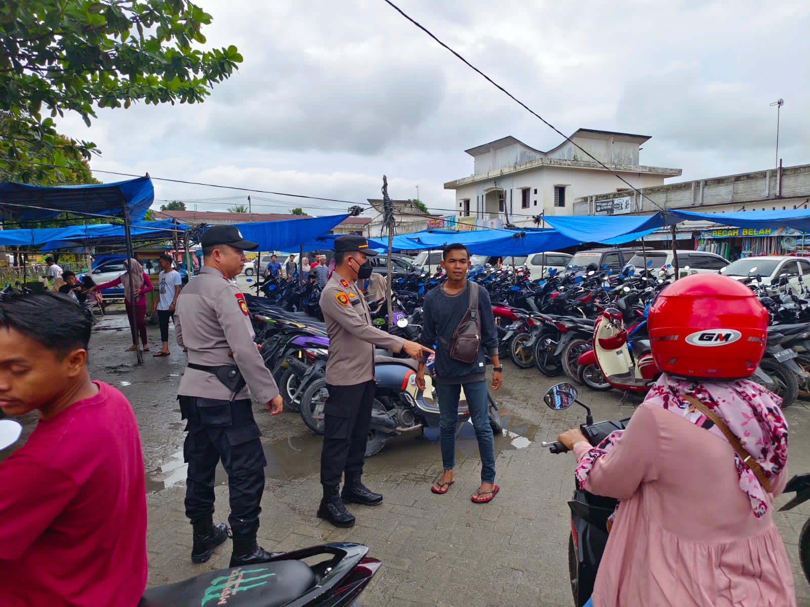 Kapolsek Tambang Turun Langsung Patroli ke Pasar Kampar Untuk Antisipasi Tindak Kejahatan