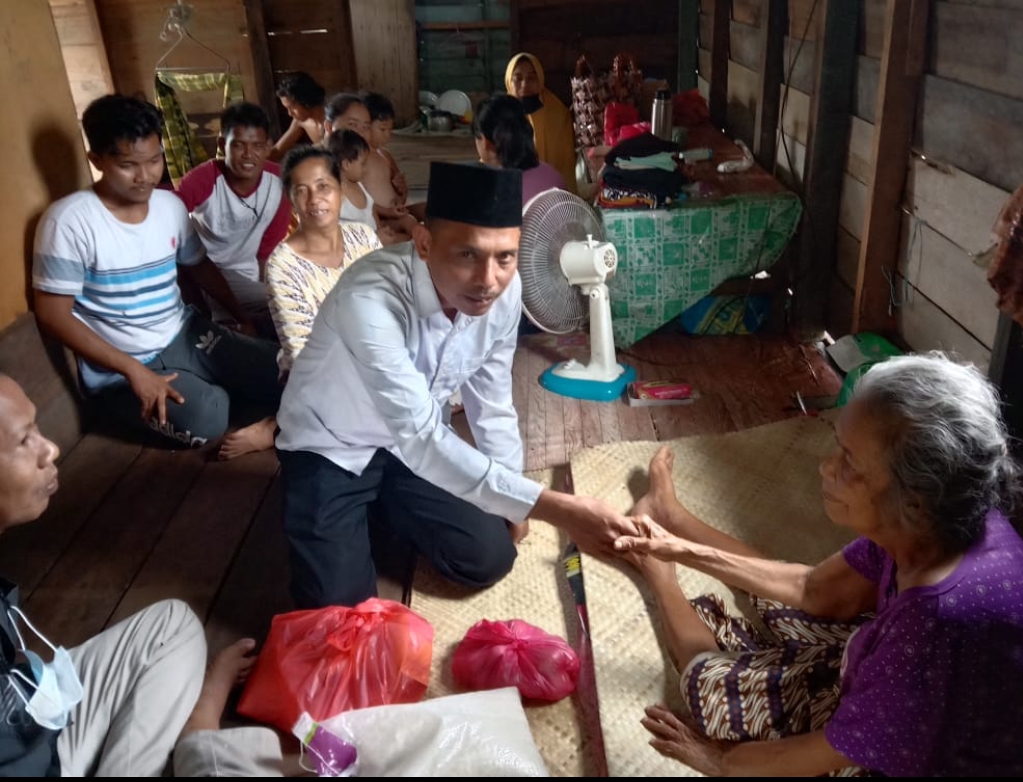 Jum'at Barokah Sahabat H Asmar Berbagi Di Desa Banglas Barat