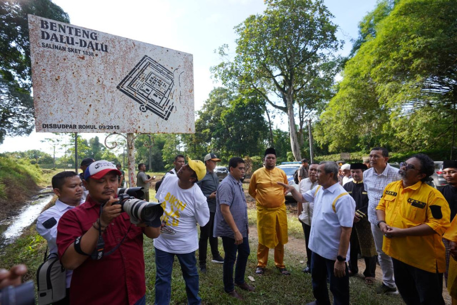 Ditetapkan Sebagai Cagar Budaya Nasional, Gubernur Syamsuar Kunjungi Benteng Tuanku Tambusai