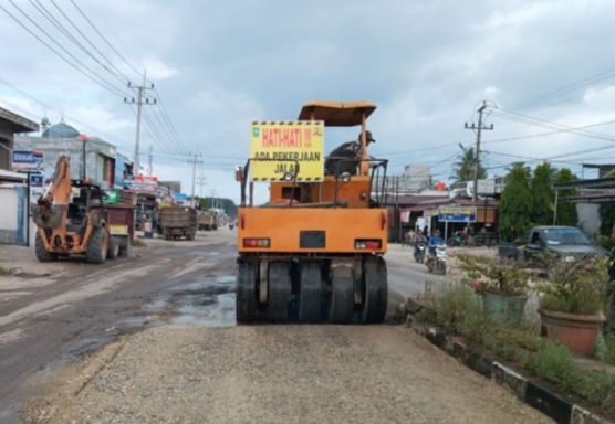 Pemprov Riau Gesa Perbaikan Ruas Jalan Cerenti-Air Molek
