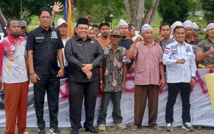 DPRD Inhu Komitmen Realisasikan Tuntutan 20 Persen Lahan Kemitraan Desa Sungai Lala