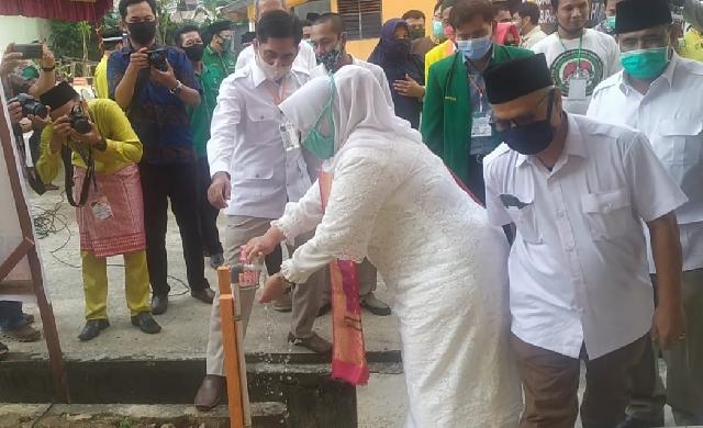 Kenapa Siti Aisyah Dua Kali Cuci Tangan, Empat Partpol Pengusung Antarkan Berkas Syi'Ar ke KPU Inhu