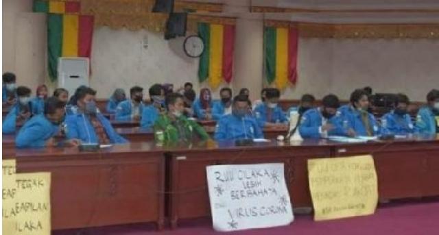 Tolak RUU Omnibus Law Cipta Kerja, BEM UIR Melakukan Aksi Damai Ke DPRD Riau