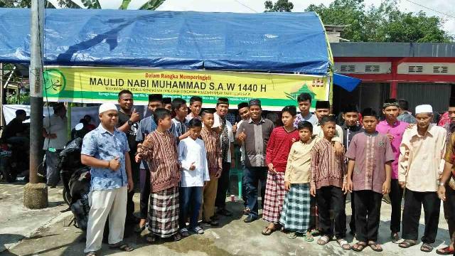 Umat Muslim Di Monas Reuni 212 Di Air Molek Warga Aceh Silaturrahmi Dengan Anak Panti Asuhan