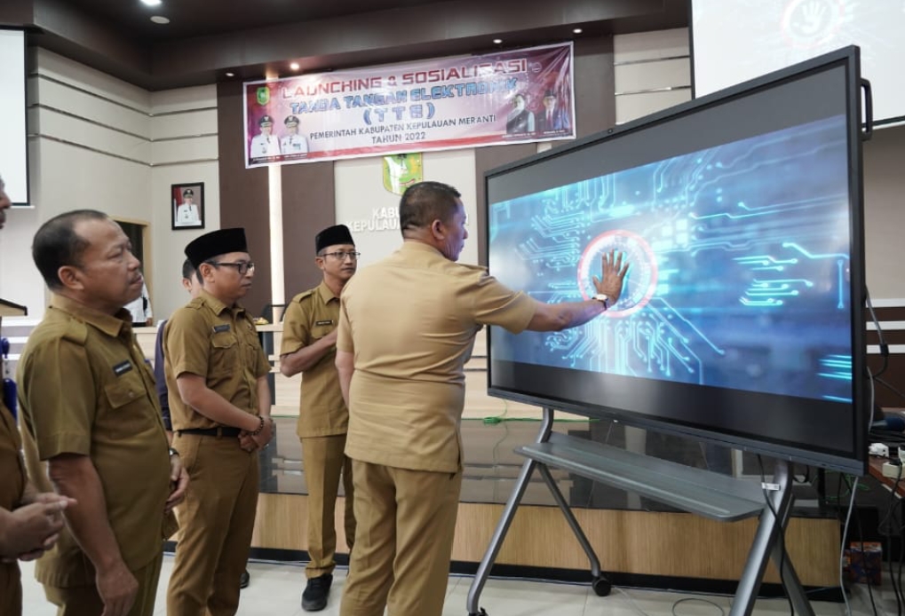 Bupati Meranti HM Adil Launching dan Sosialisasi Tanda Tangan Elektronik Menuju Smart City