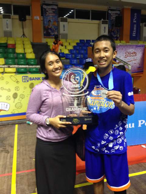 Tim SMPN1 Kota Pekanbaru Meraih Juara Basket 
