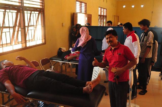 Mahasiswa Kukerta UIN Gelar Donor Darah di desa Wonosari Inhu